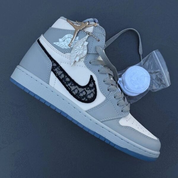 converted-10 کفش نایک ایر جردن وان ساقدار دیور گری Nike Air Jordan 1 High Dior Grey